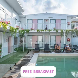  Hostel Surf Boutique Backpackers - Free Breakfast